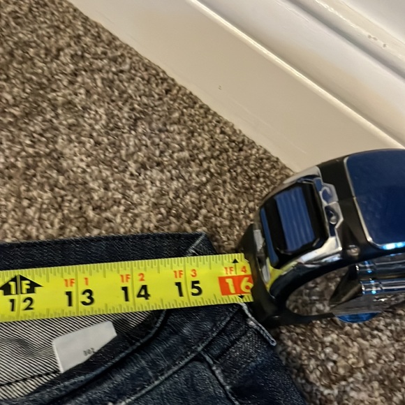 Super Cute Lucky Brand Flare Jeans size 30/32 - Picture 7 of 8